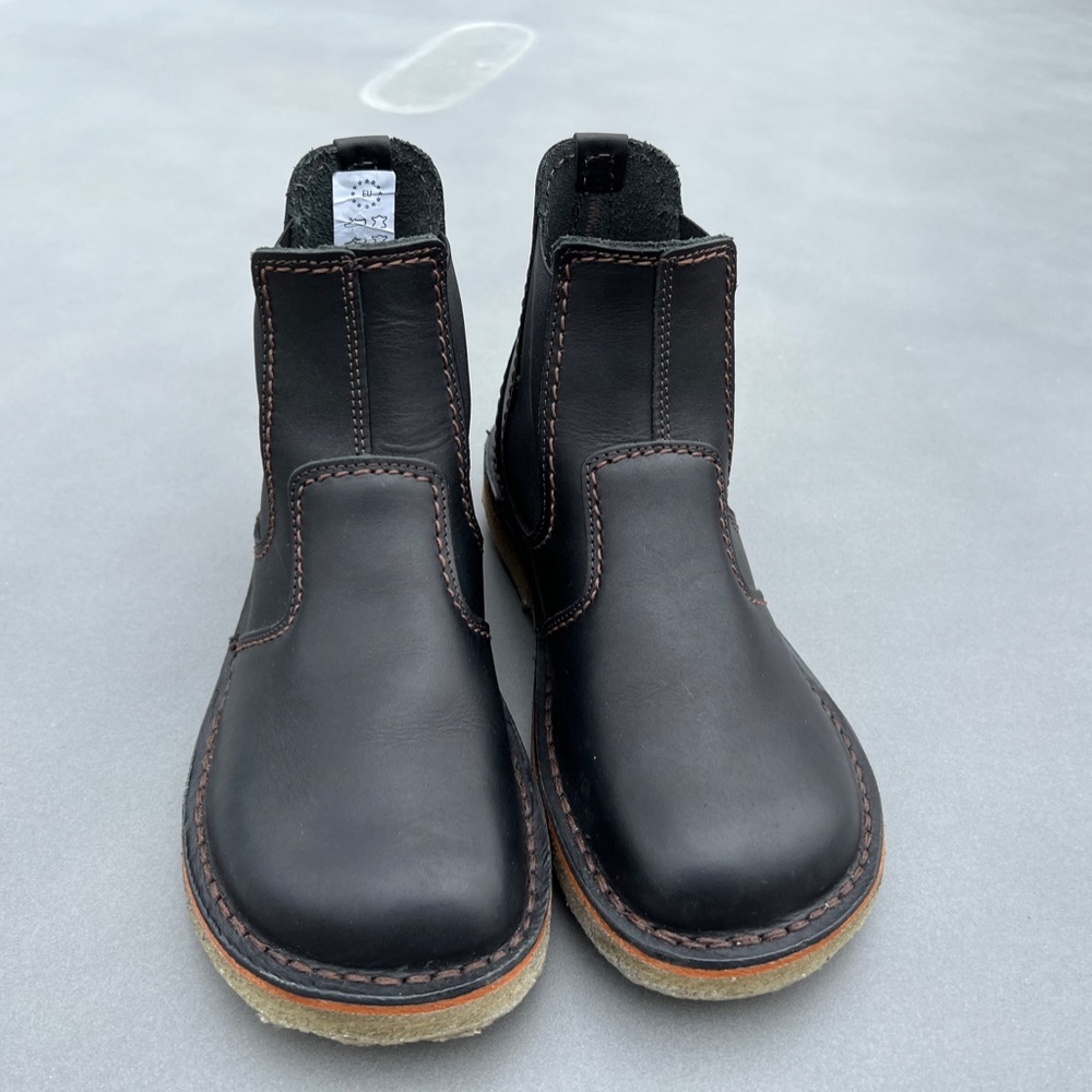 DUCKFEET Roskilde Slip on Chelsea Boot - Black / Size 39